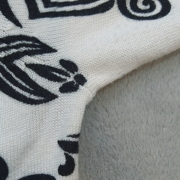 White House Black Market Abstract White Black Button-Up Cropped Cardigan - Picture 10 of 10